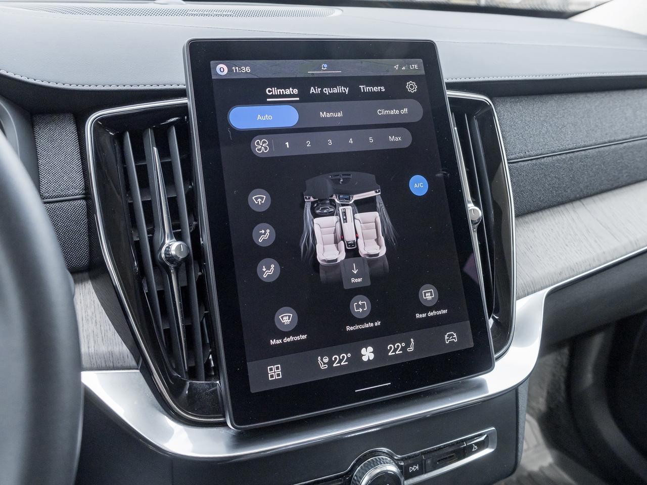2026 Volvo XC90 B6 AWD Ultra Bright Theme 6-SEATER  HARMAN KARDON Photo