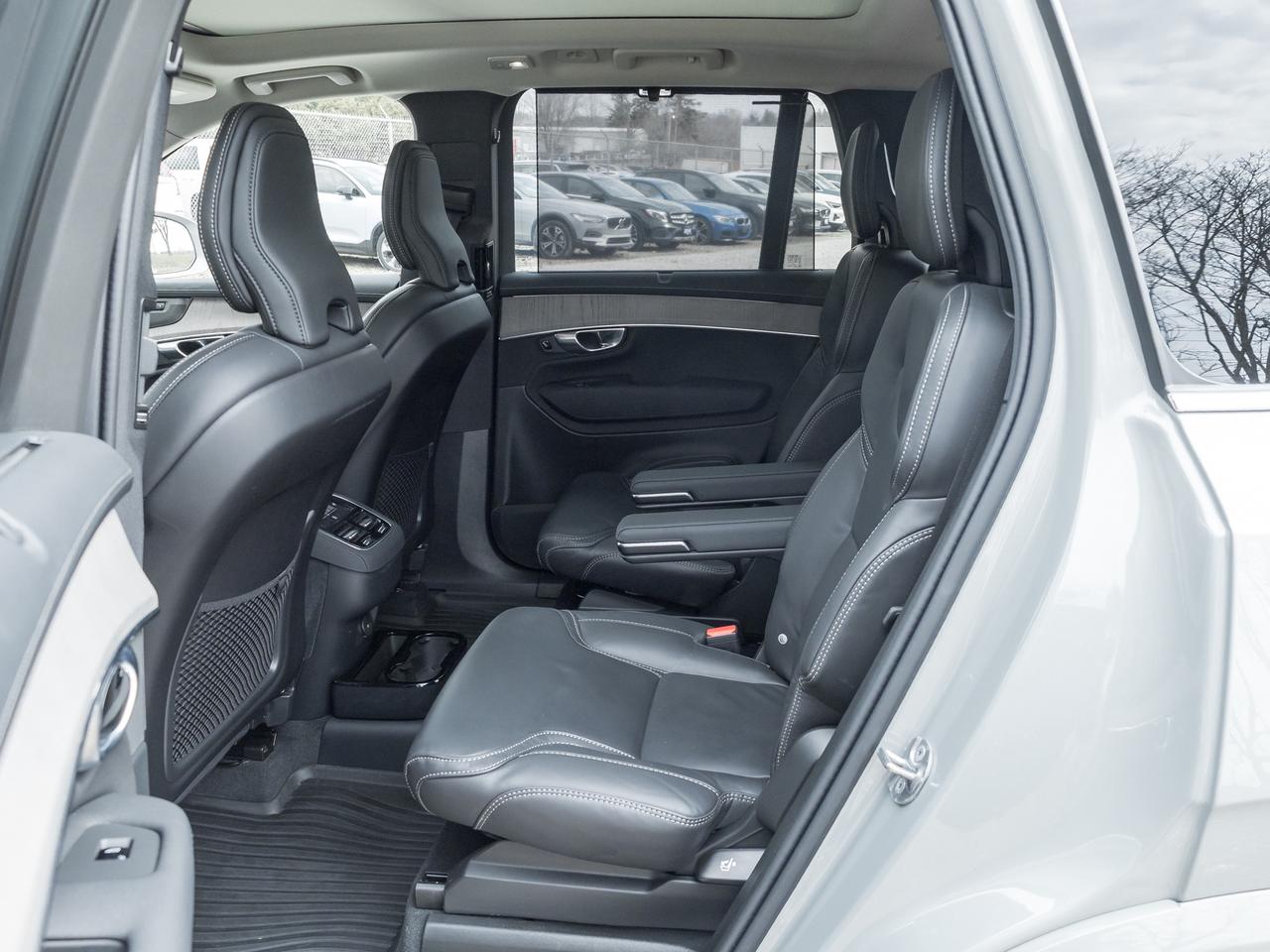 2026 Volvo XC90 B6 AWD Ultra Bright Theme 6-SEATER  HARMAN KARDON Photo