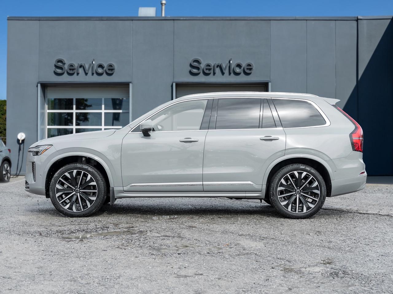 2026 Volvo XC90 B6 AWD Ultra Bright Theme 6-SEATER  HARMAN KARDON Photo