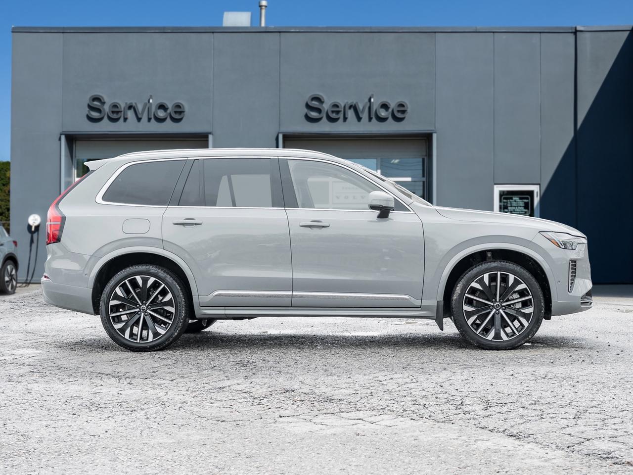 2026 Volvo XC90 B6 AWD Ultra Bright Theme 6-SEATER  HARMAN KARDON Photo