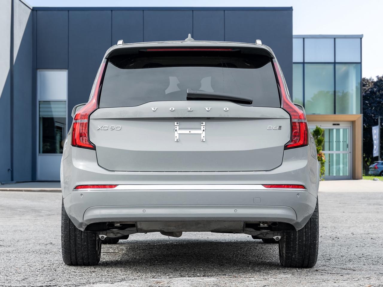 2026 Volvo XC90 B6 AWD Ultra Bright Theme 6-SEATER  HARMAN KARDON Photo