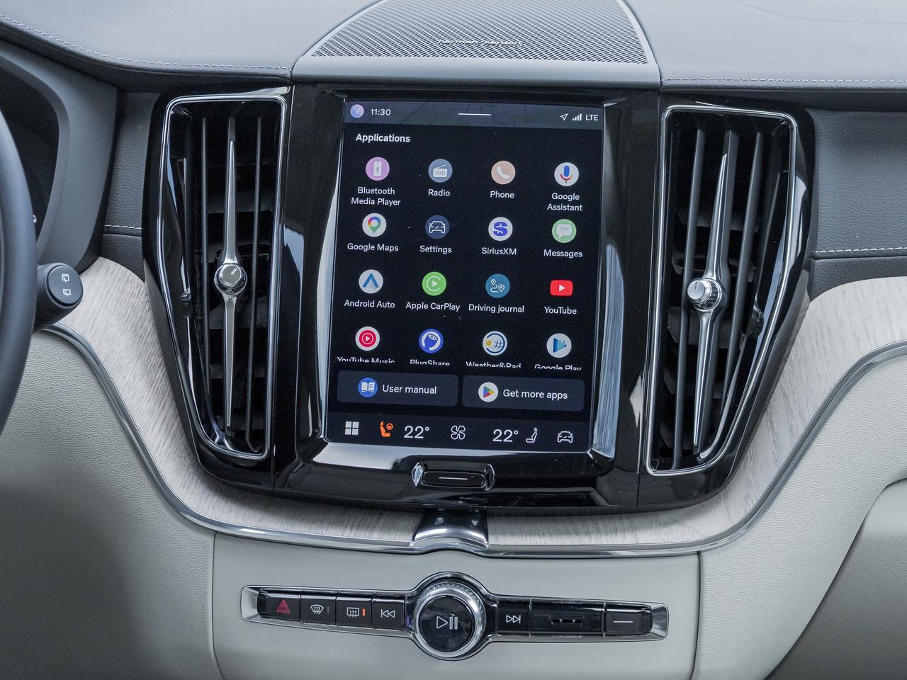 2024 Volvo XC60 Plug-In Hybrid T8 eAWD PHEV Ultimate Dark Theme Photo