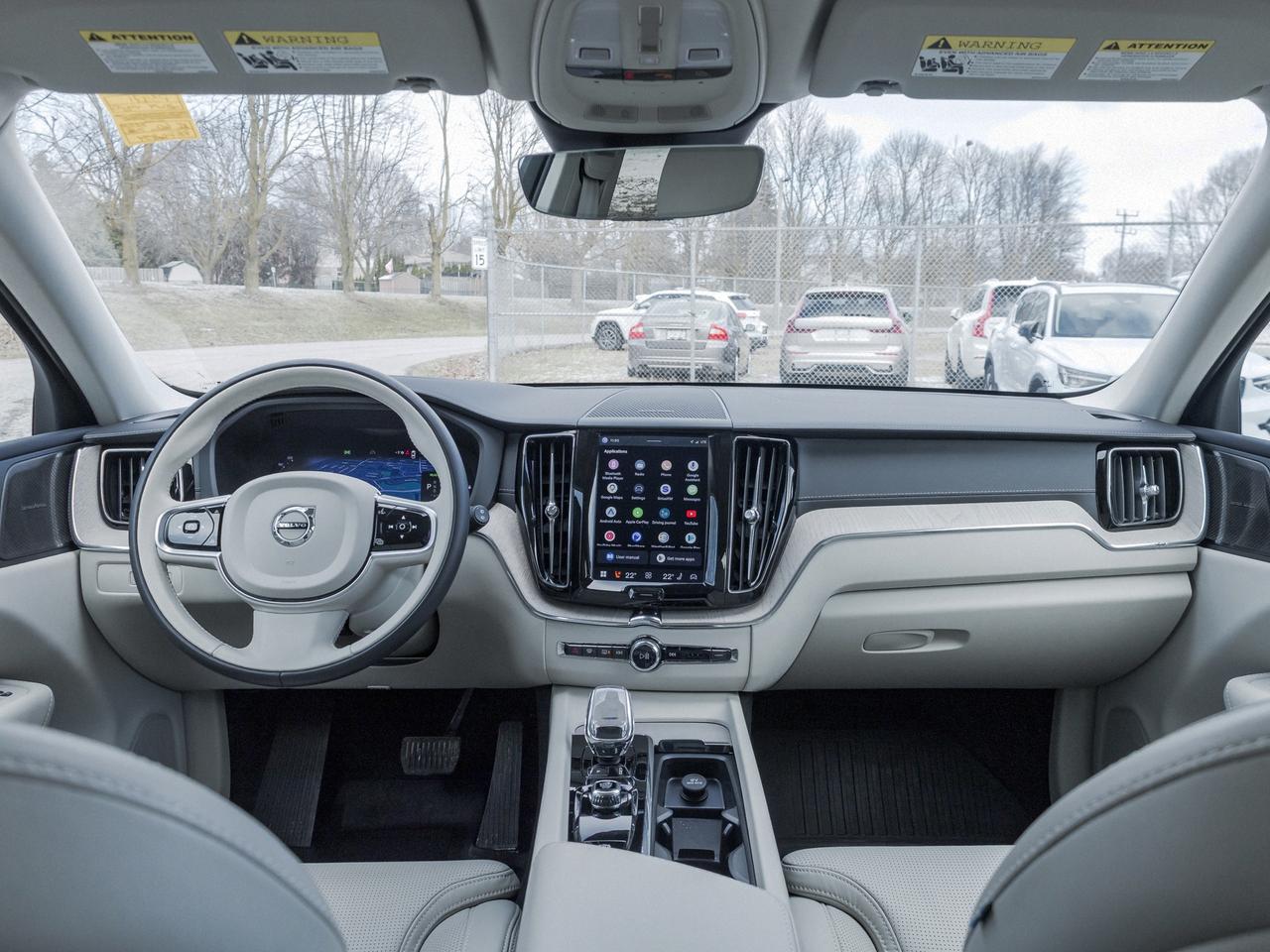 2024 Volvo XC60 Plug-In Hybrid T8 eAWD PHEV Ultimate Dark Theme Photo