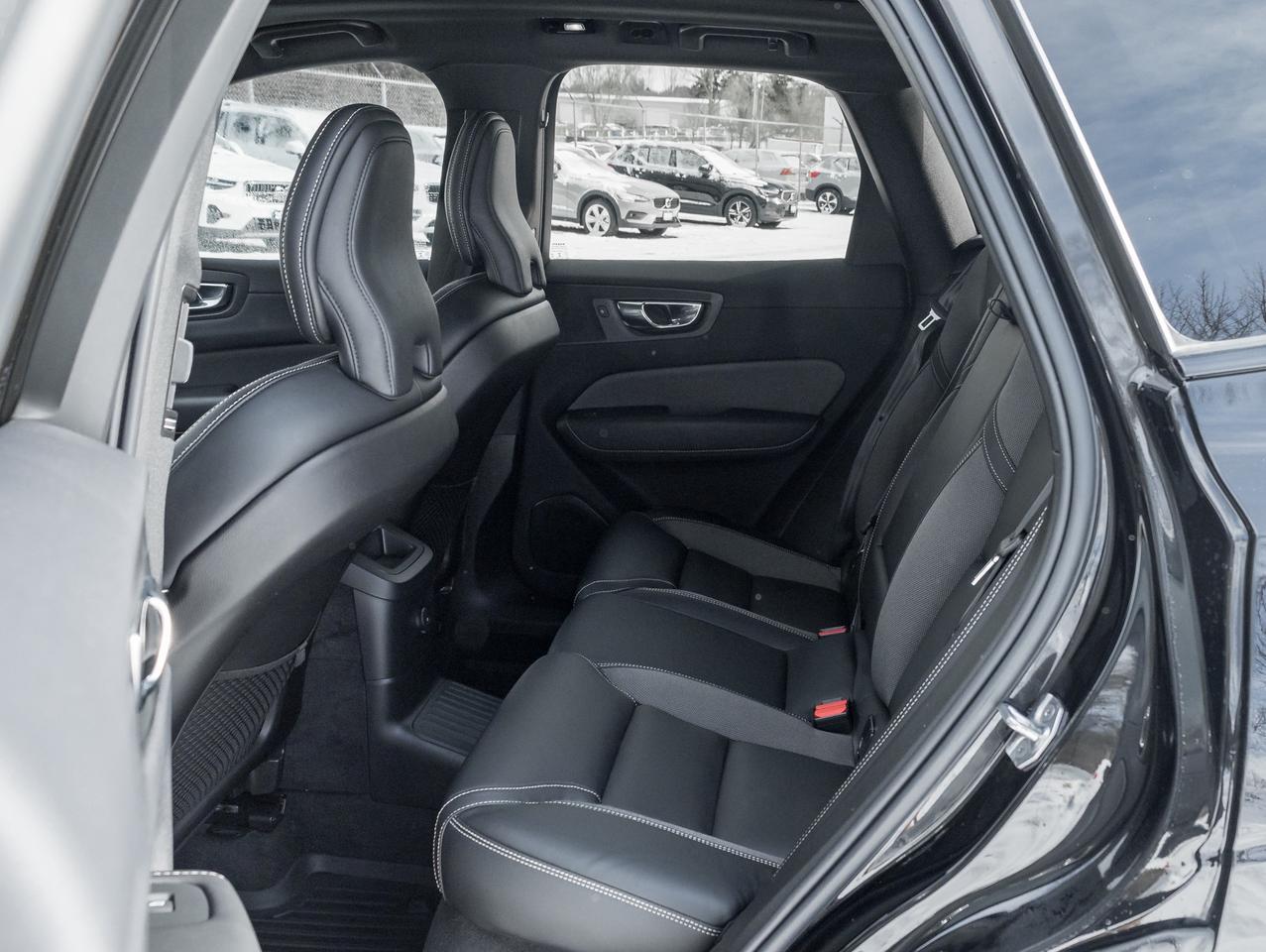 2022 Volvo XC60 Plug-In Hybrid T8 eAWD PHEV R-Design  NEW TIRES  VOLVO CPO Photo