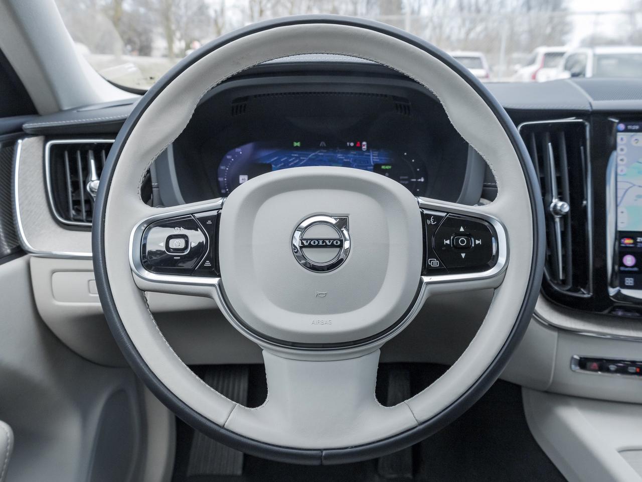 2024 Volvo XC60 Recharge T8 eAWD PHEV ULTIMATE  OFF LEASE  ONE OWNER  CPO Photo