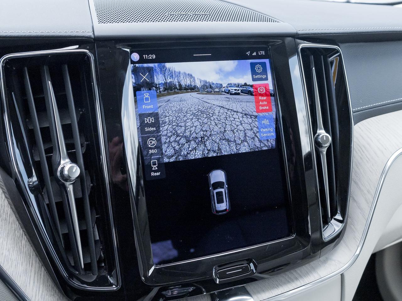 2024 Volvo XC60 Recharge T8 eAWD PHEV ULTIMATE  OFF LEASE  ONE OWNER  CPO Photo