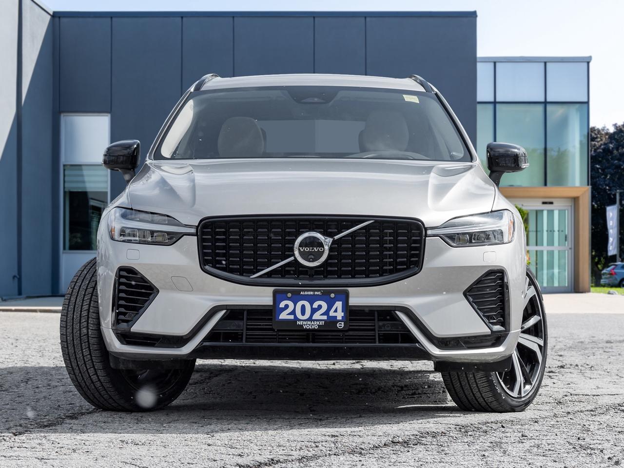 2024 Volvo XC60 Recharge T8 eAWD PHEV ULTIMATE  OFF LEASE  ONE OWNER  CPO Photo