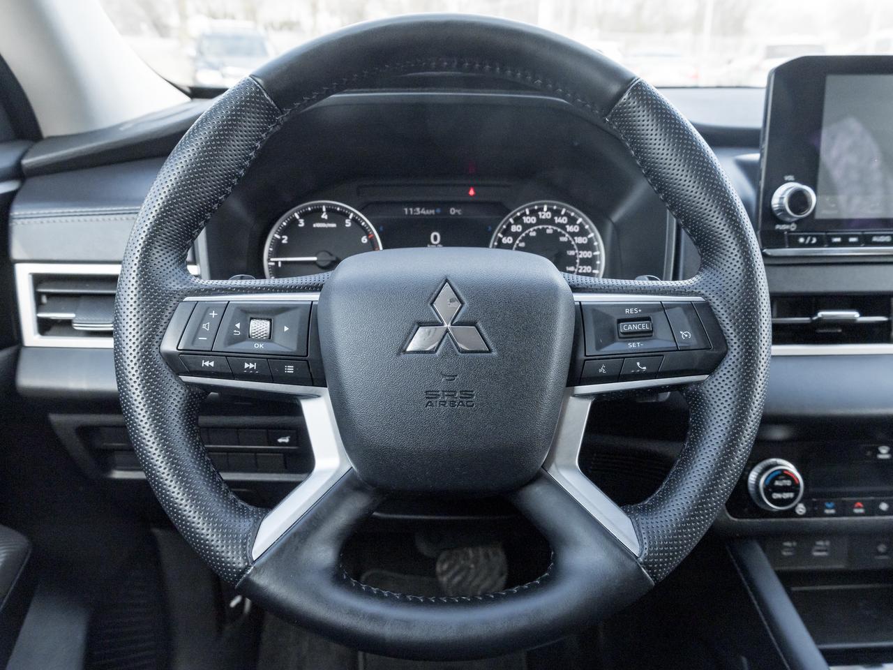 2024 Mitsubishi Outlander SE S-AWC CPO FINANCE RATES FOR AS LOW AS 0.90% Photo