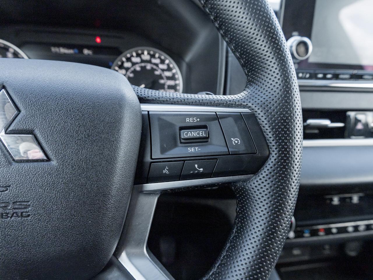 2024 Mitsubishi Outlander SE S-AWC CPO FINANCE RATES FOR AS LOW AS 0.90% Photo