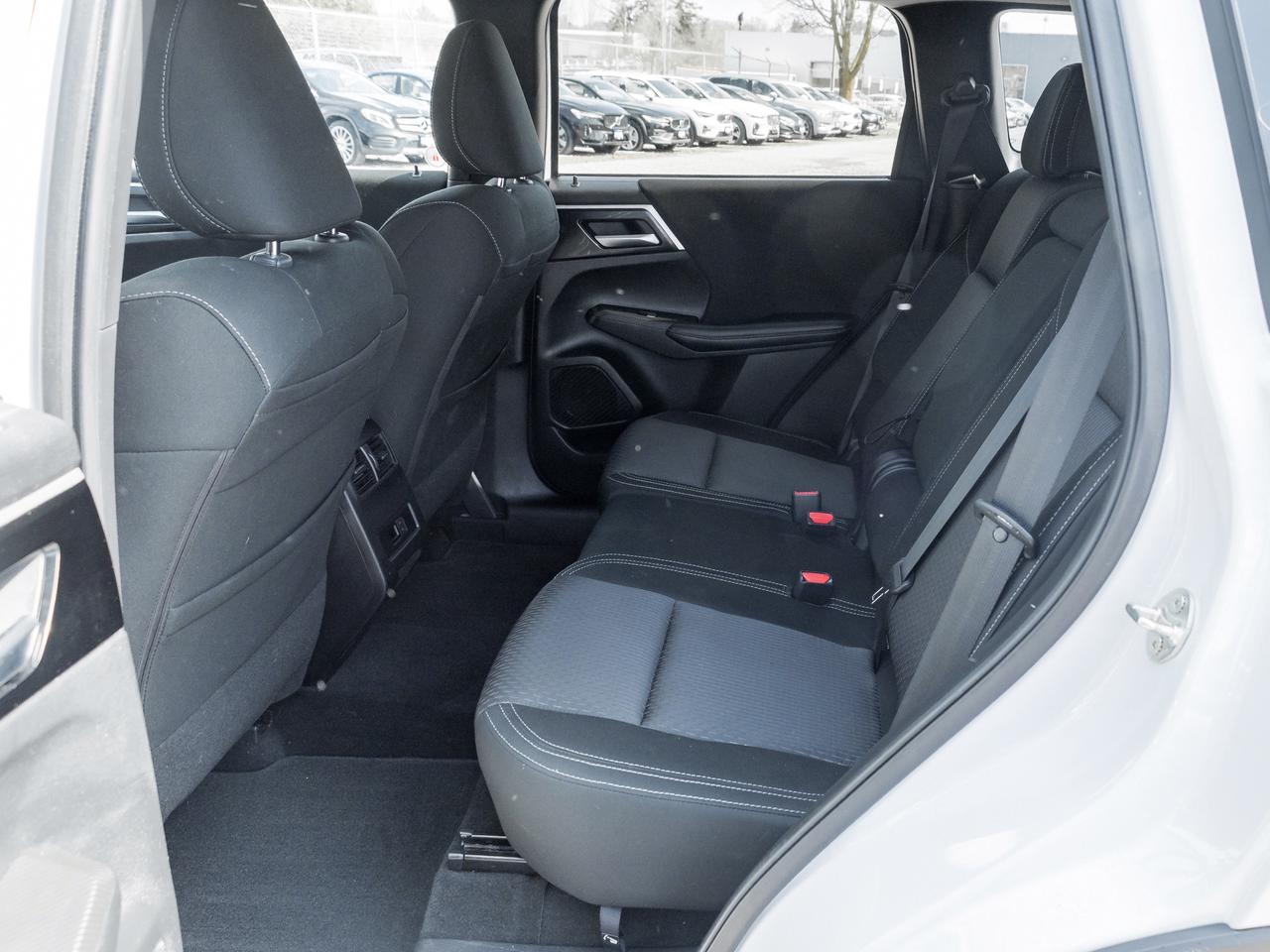 2024 Mitsubishi Outlander SE S-AWC CPO FINANCE RATES FOR AS LOW AS 0.90% Photo