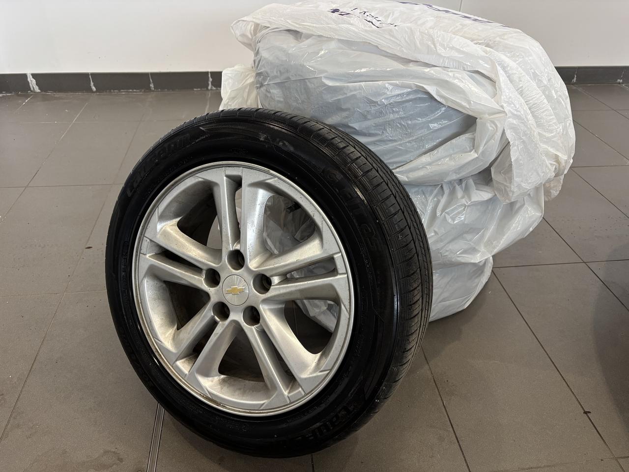 2017 Chevrolet Cruze LT TURBO   SUNROOF   2 SETS RIMS&TIRES   CAMERA Photo