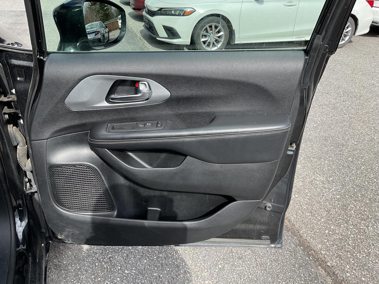 2022 Chrysler Pacifica Touring All-Wheel Drive Passenger Van Photo
