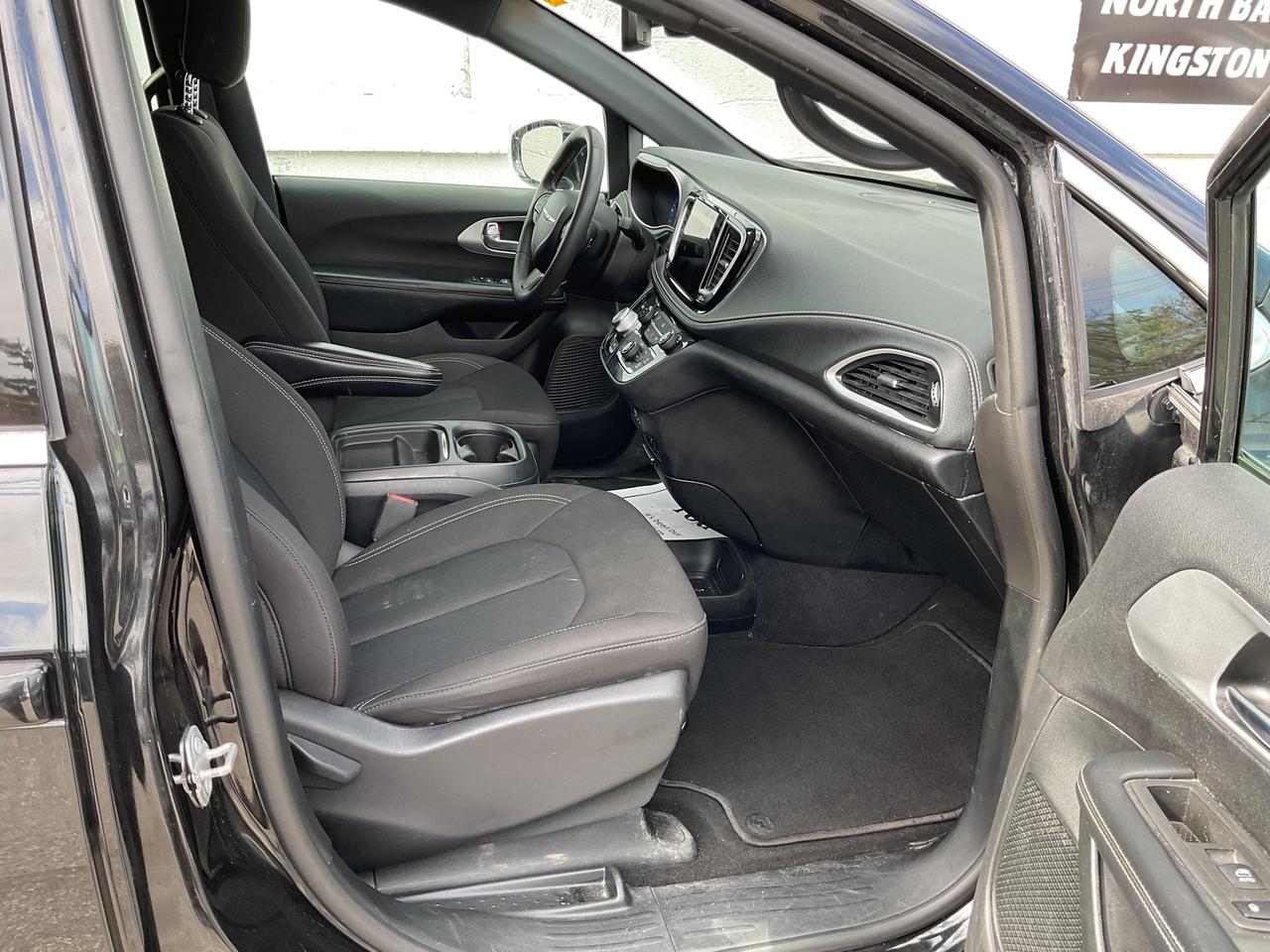 2022 Chrysler Pacifica Touring All-Wheel Drive Passenger Van Photo