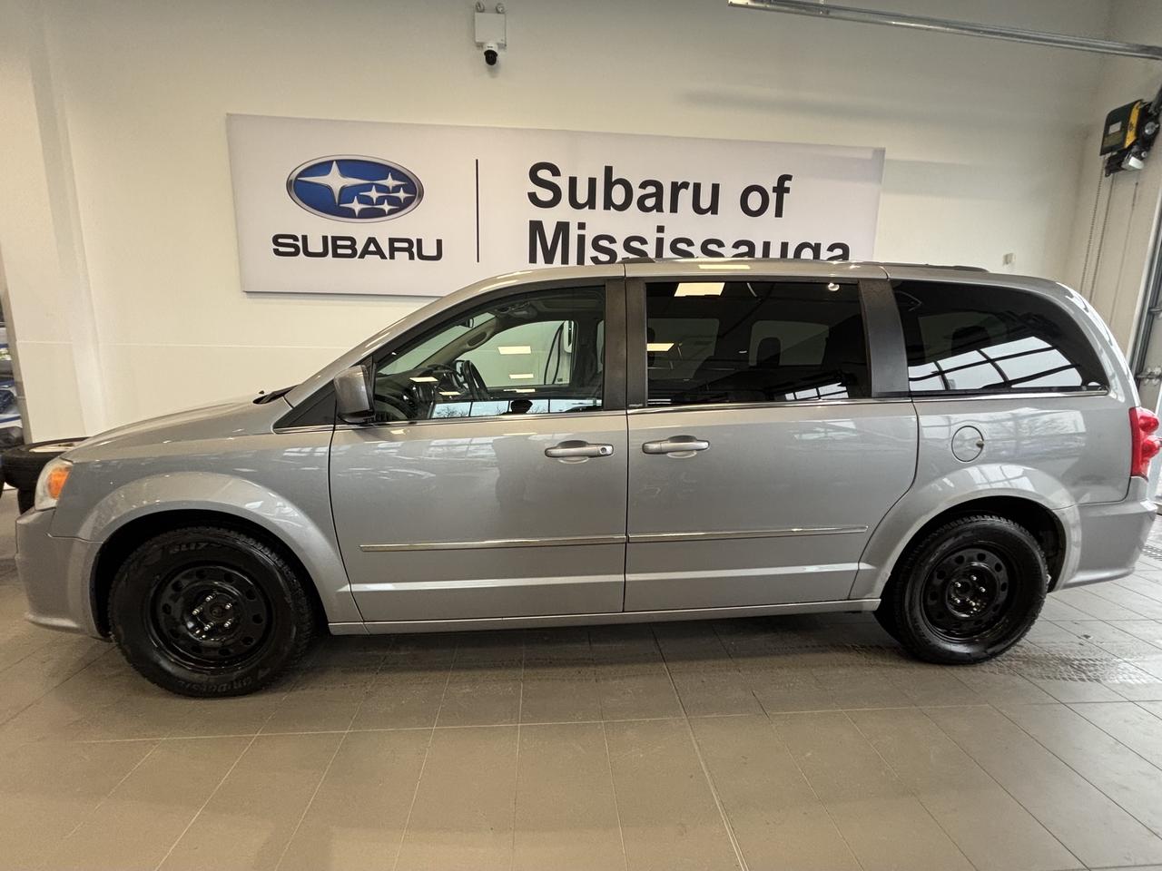 2014 Dodge Grand Caravan CREW   STOWNGO   LEATHER   2SETS RIMS  CAM SUNROOF Photo3