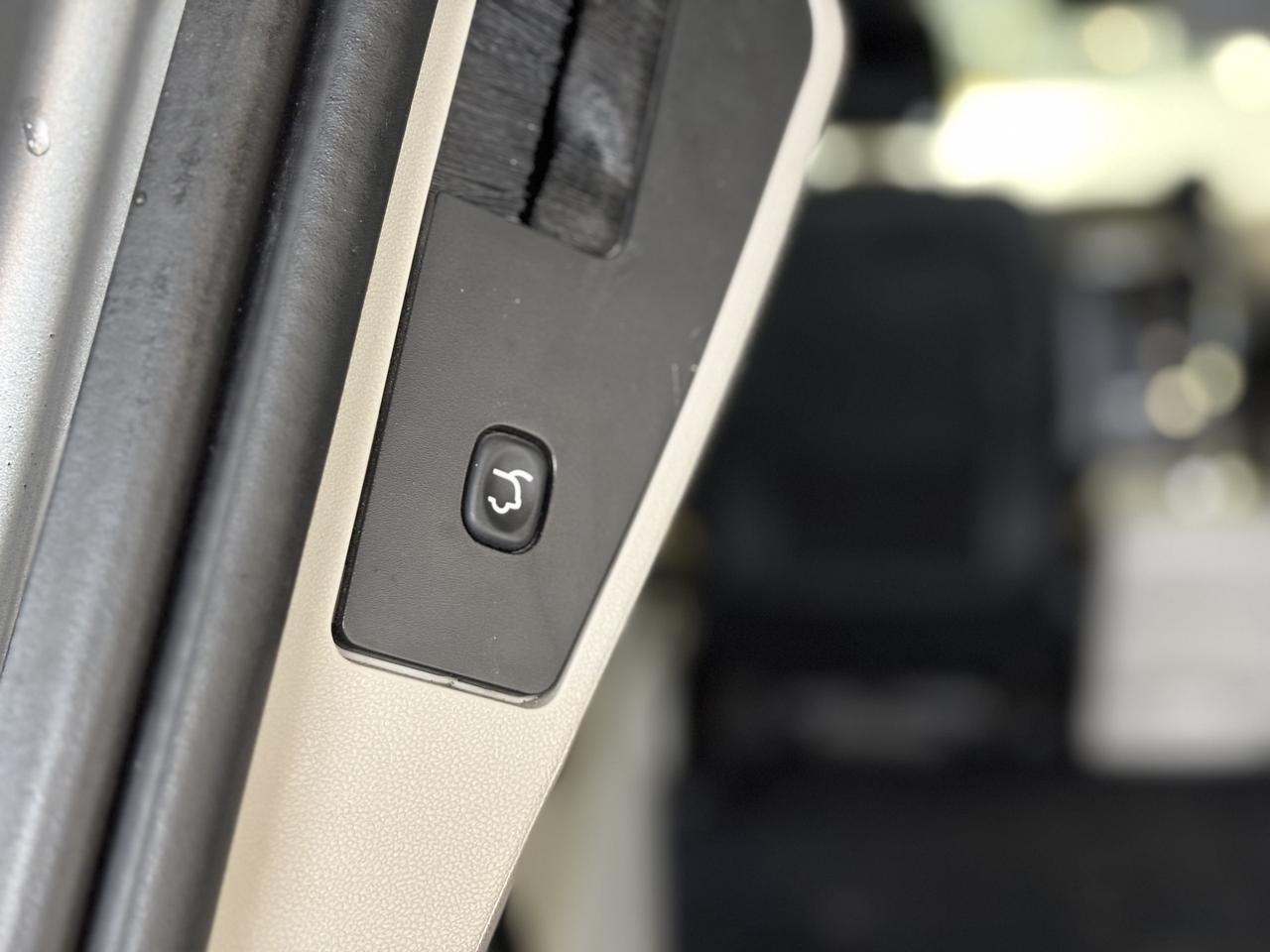 2014 Dodge Grand Caravan CREW   STOWNGO   LEATHER   2SETS RIMS  CAM SUNROOF Photo