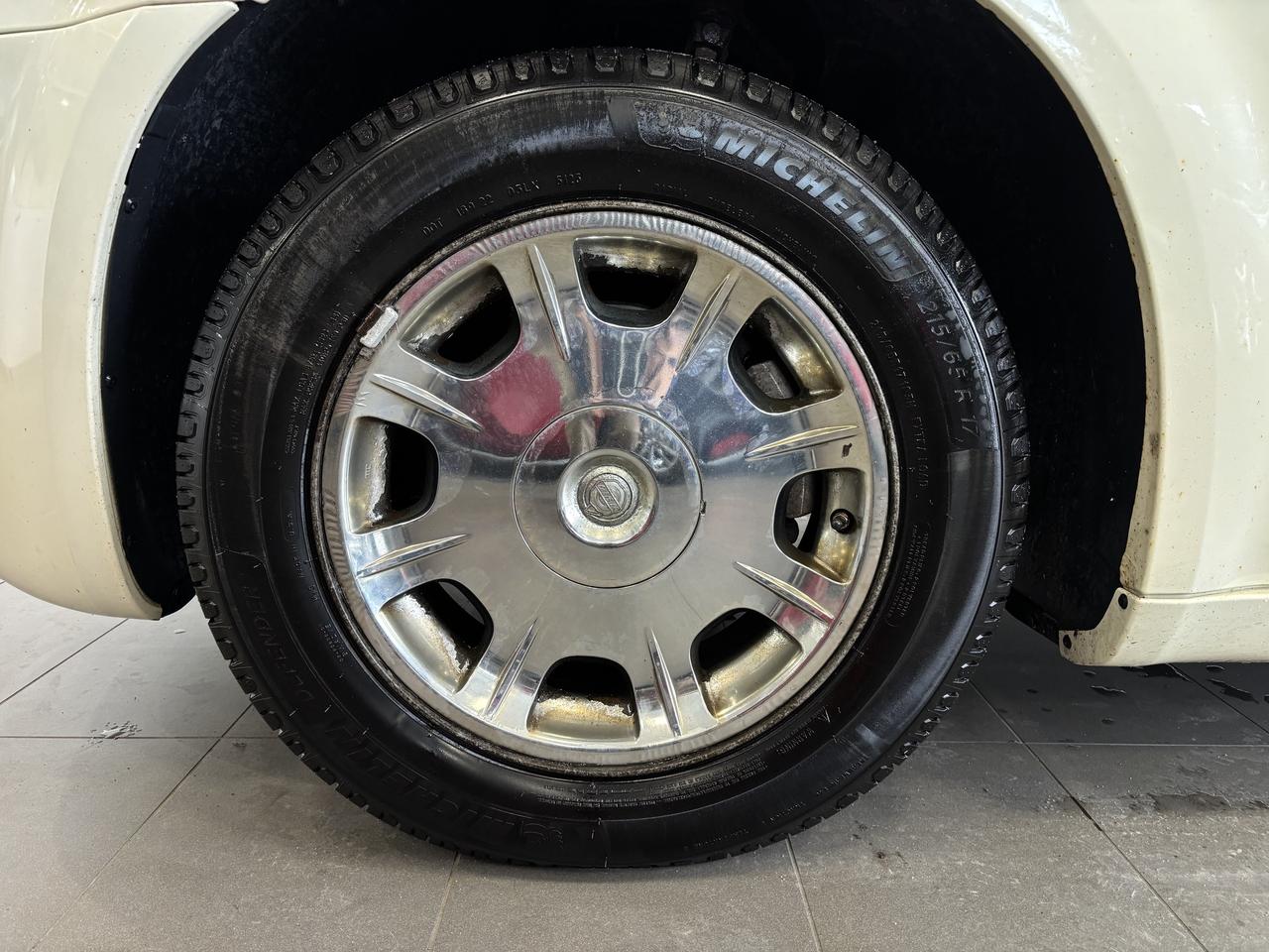 2005 Chrysler 300 RWD  CLEAN CARFAX  LEATHER  SUNROOF  HEATED SEATS Photo