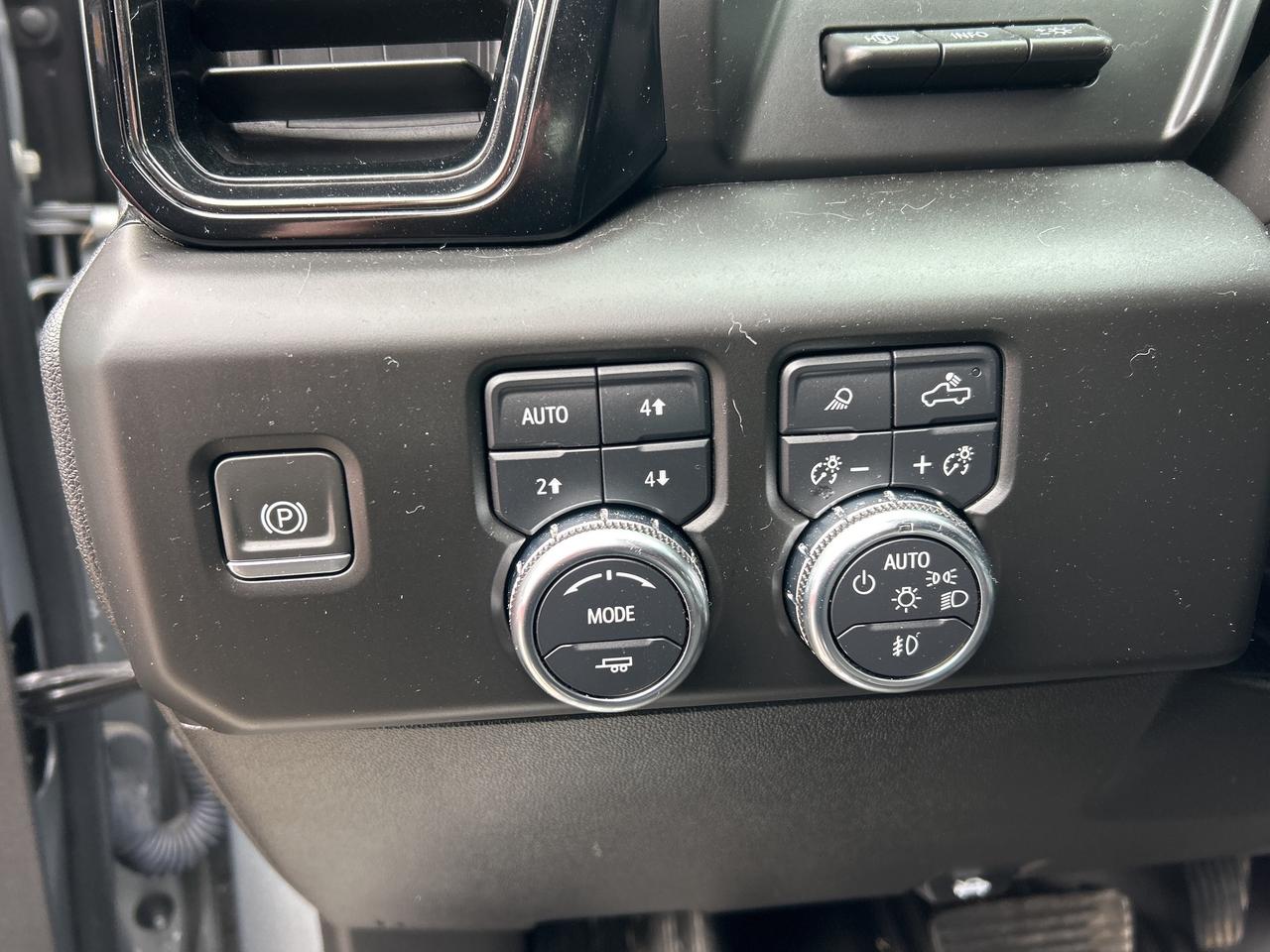 2024 GMC Sierra 1500 4WD Crew Cab 147  AT4 Photo