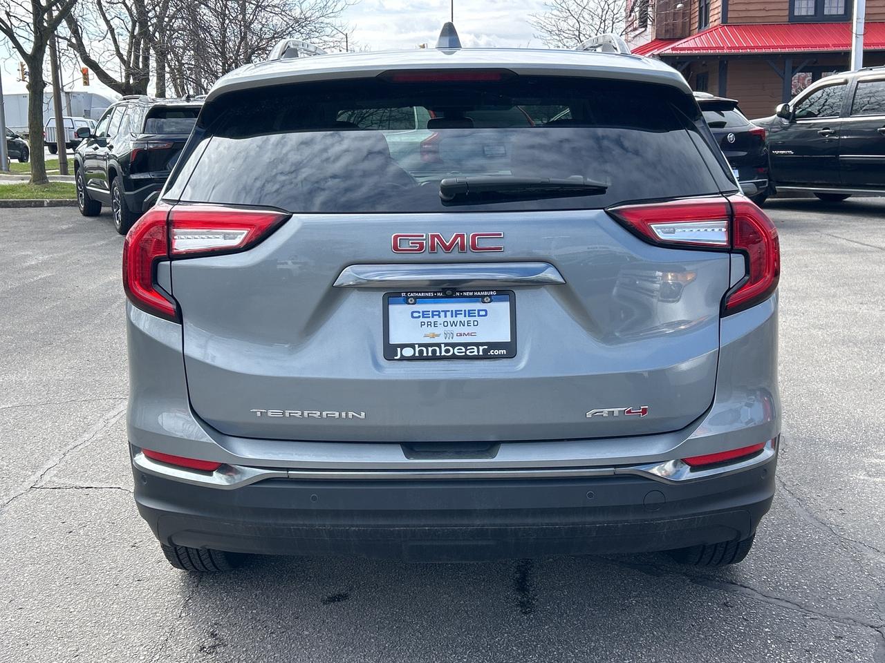 2024 GMC Terrain AWD 4dr AT4 Photo
