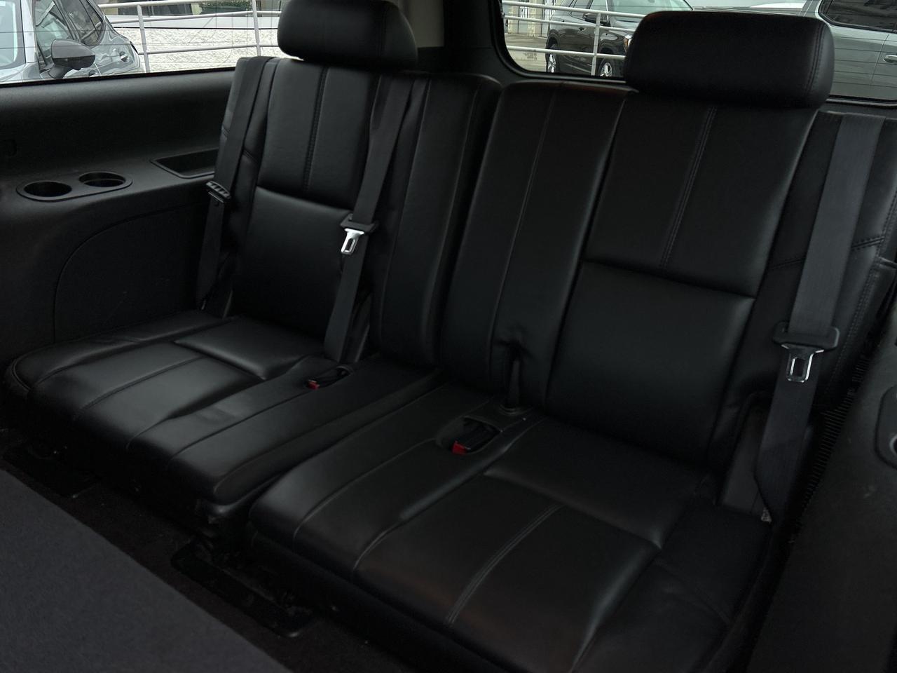 2010 GMC Yukon XL SLT Photo