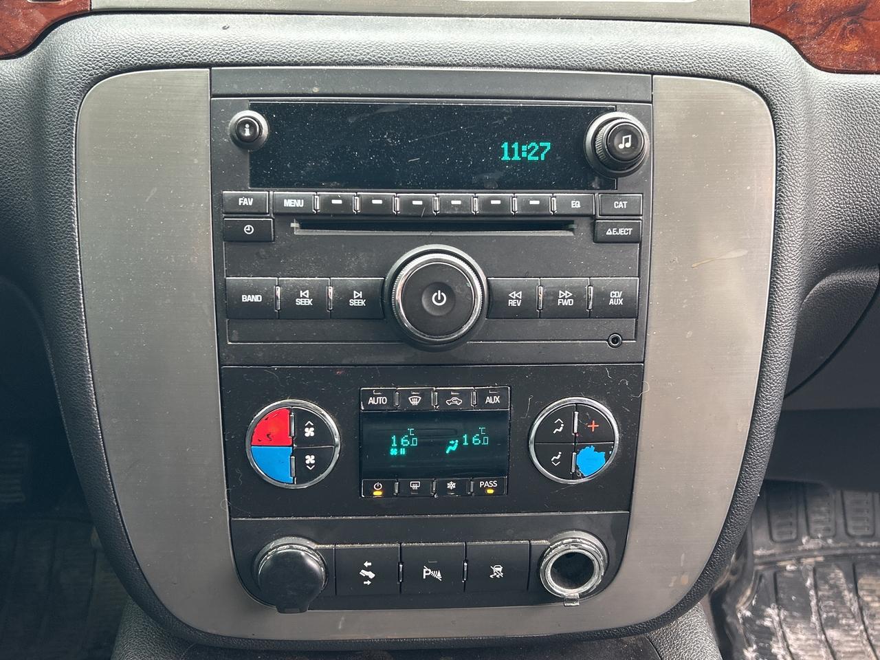 2010 GMC Yukon XL SLT Photo