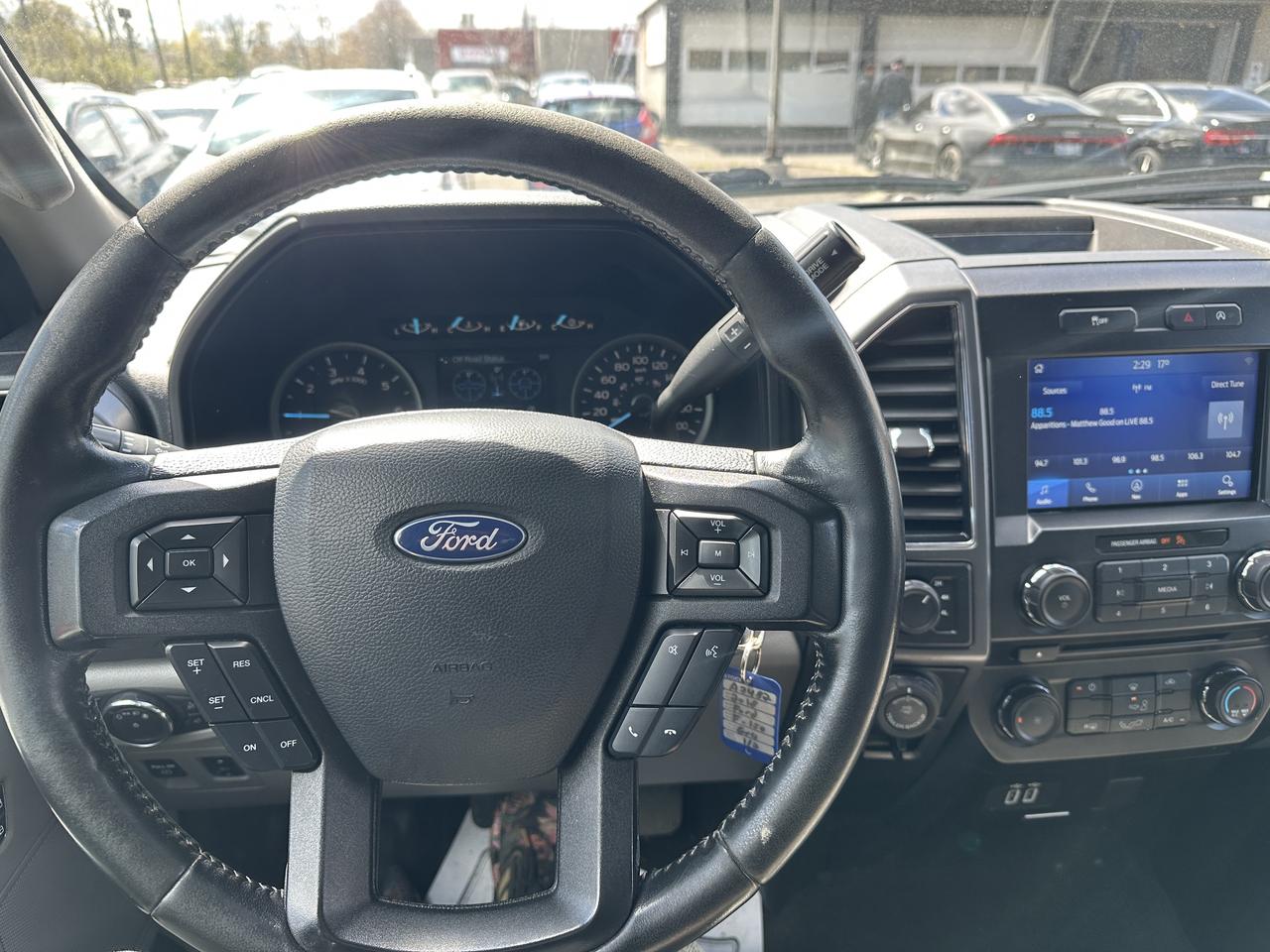 2018 Ford F-150 XTR 5.0L SUPERCREW *ONE OWNER* NEW BRAKES* Photo