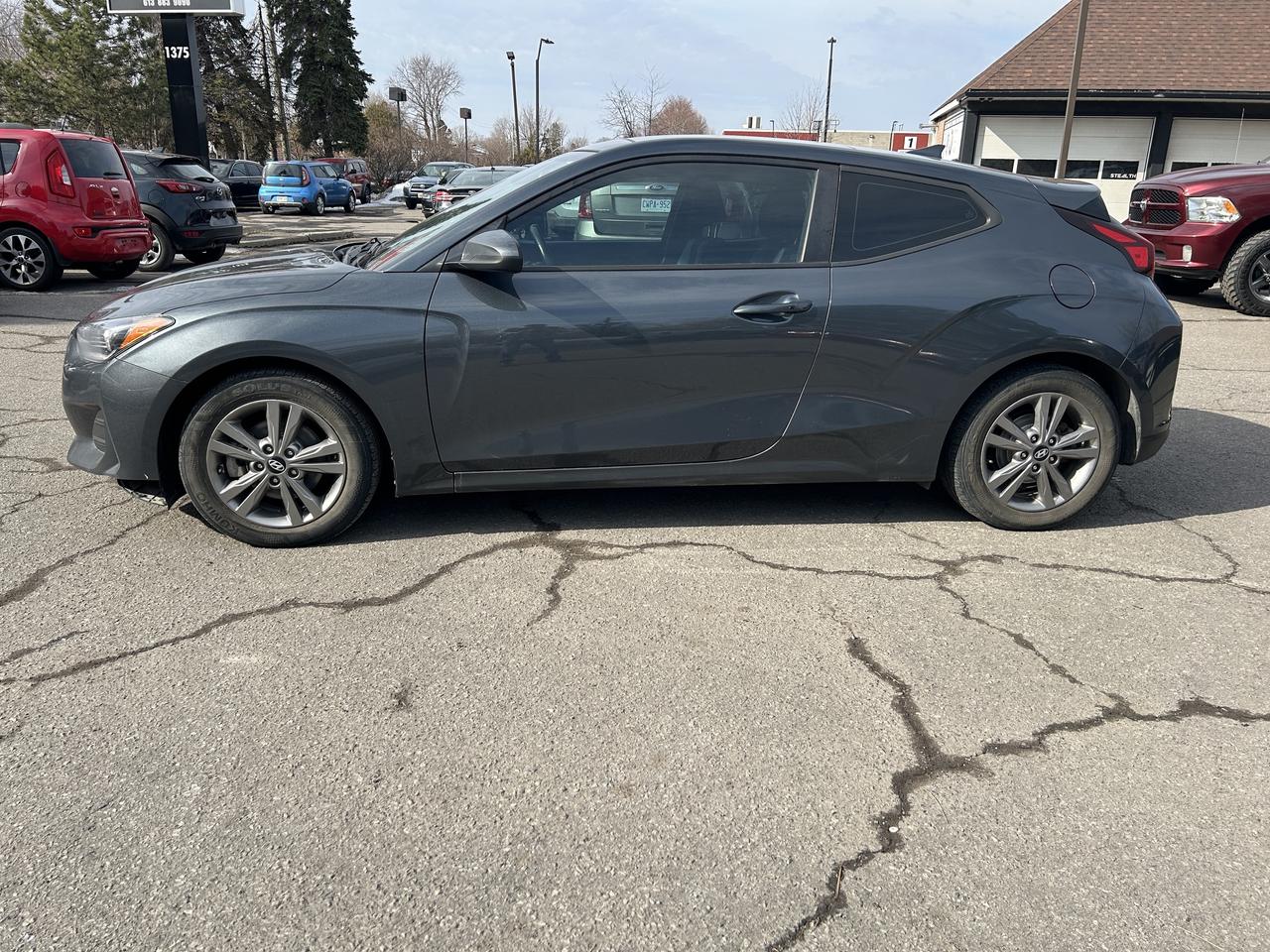 2020 Hyundai Veloster Luxury Auto Photo