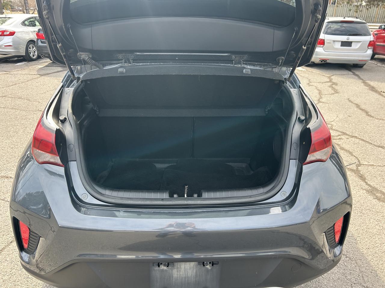 2020 Hyundai Veloster Luxury Auto Photo