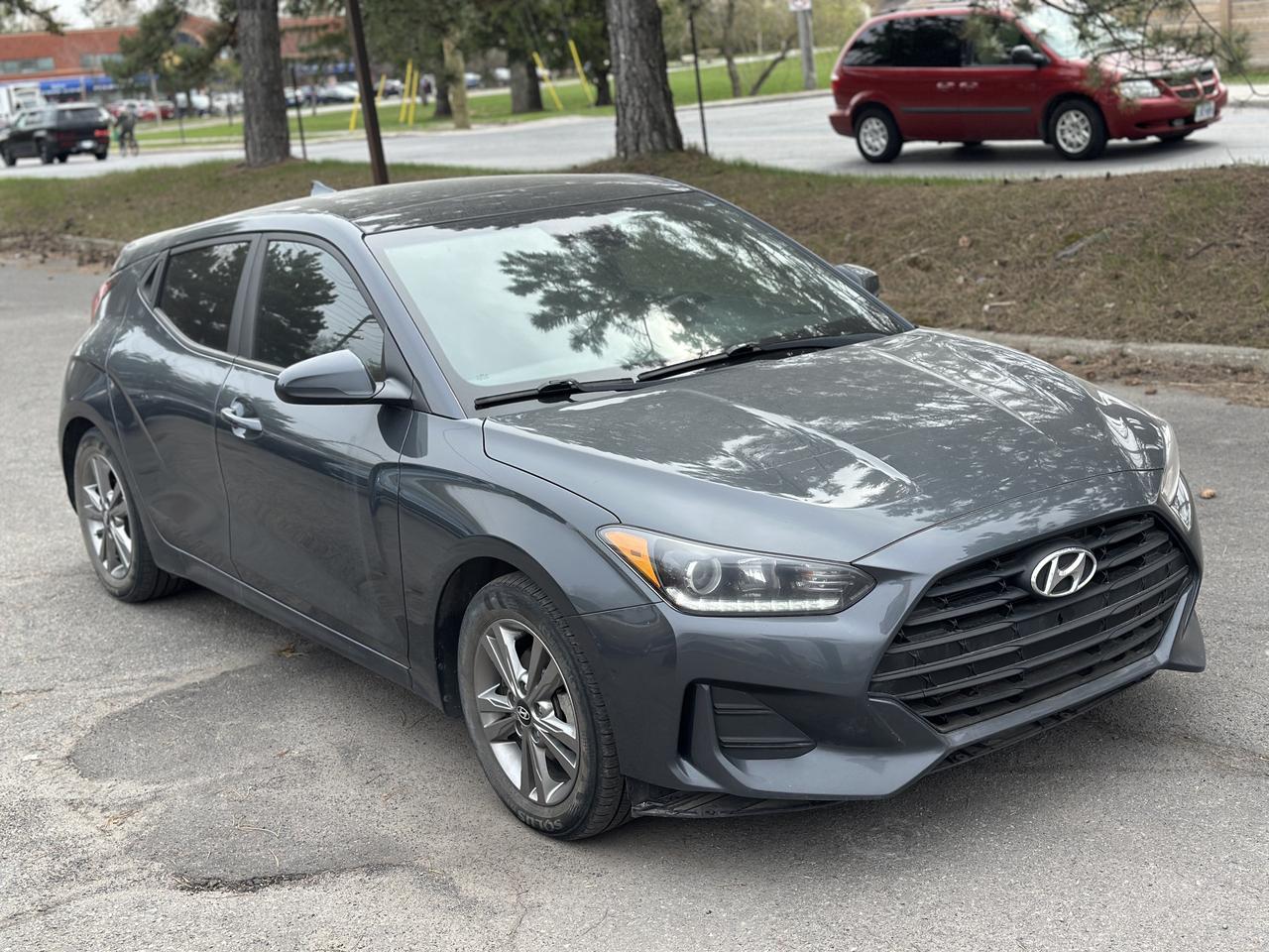 2020 Hyundai Veloster Luxury **ONE OWNER** Photo4