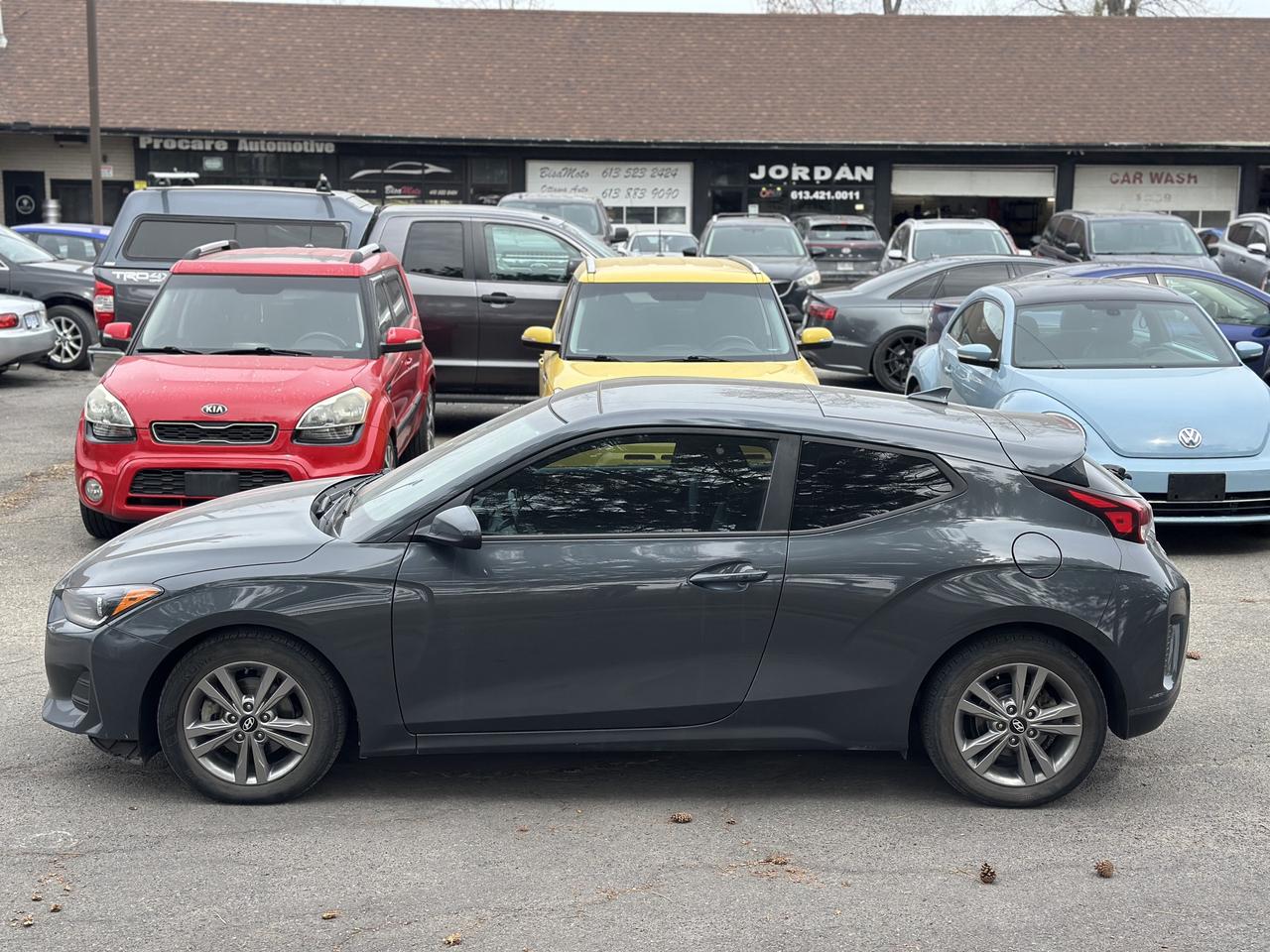 2020 Hyundai Veloster Luxury **ONE OWNER** Photo