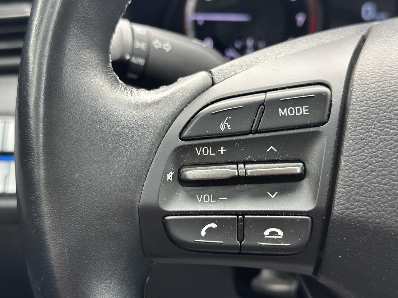 2020 Hyundai Veloster Luxury **ONE OWNER** Photo