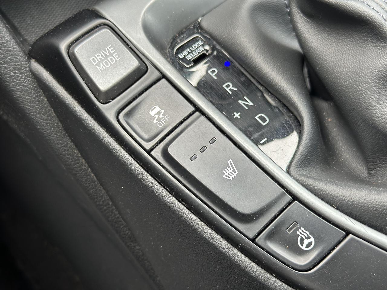 2020 Hyundai Veloster Luxury **ONE OWNER** Photo