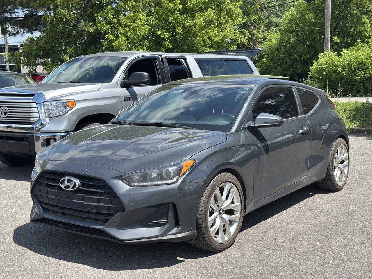 2020 Hyundai Veloster Luxury **ONE OWNER** Photo2