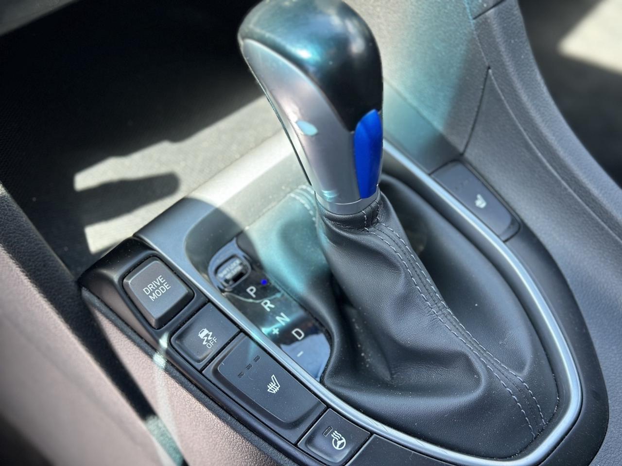 2020 Hyundai Veloster Luxury **ONE OWNER** Photo