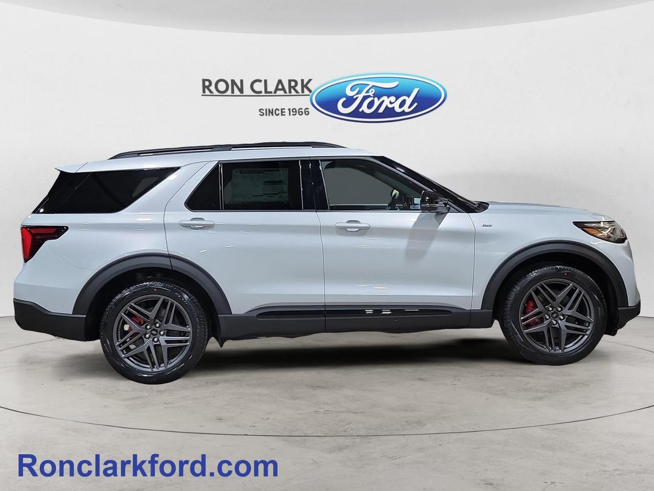 2026 Ford Explorer ST-Line 4dr 4x4 Photo