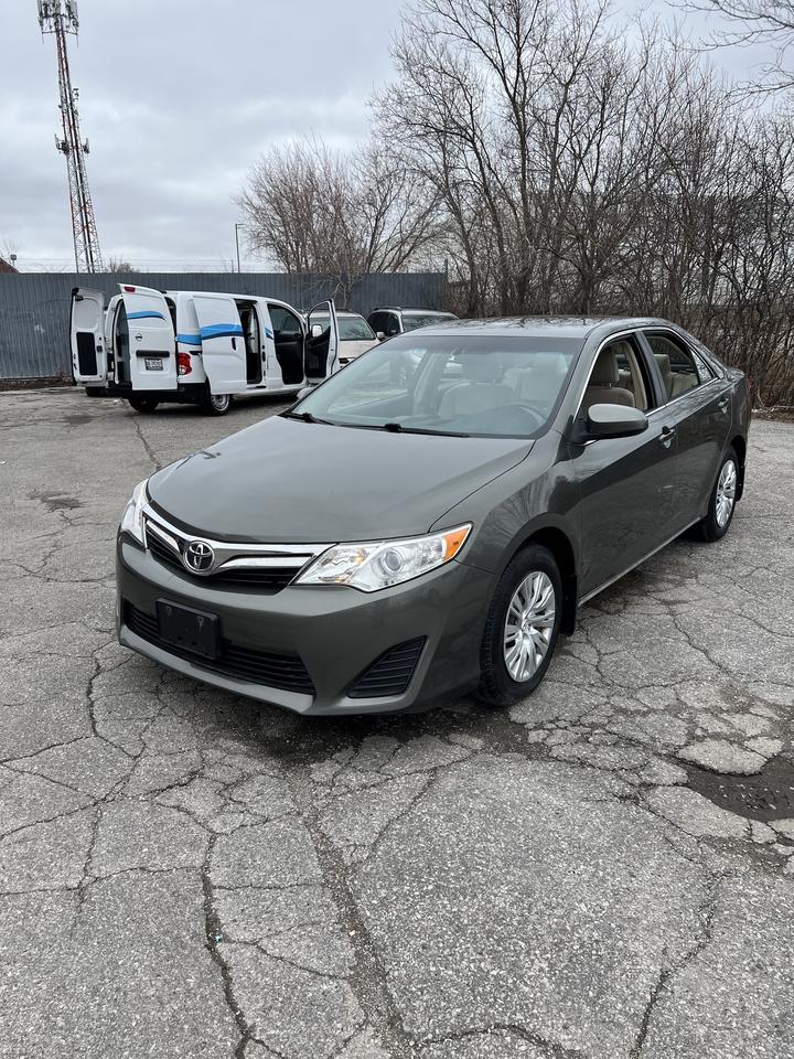 2012 Toyota Camry 4dr Sdn I4 Auto LE bluetooth ac 4 cylinder Photo