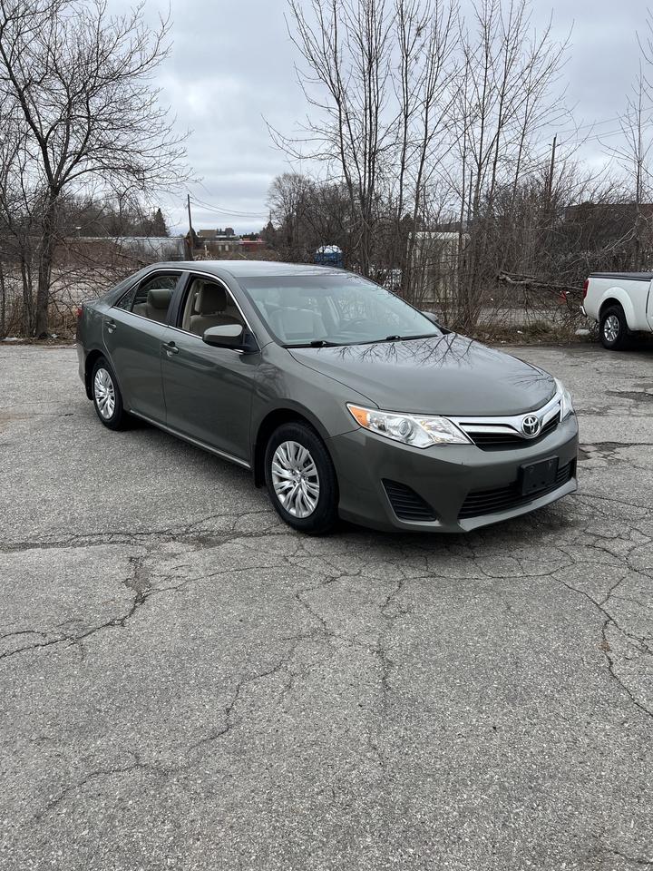2012 Toyota Camry 4dr Sdn I4 Auto LE bluetooth ac 4 cylinder Photo4