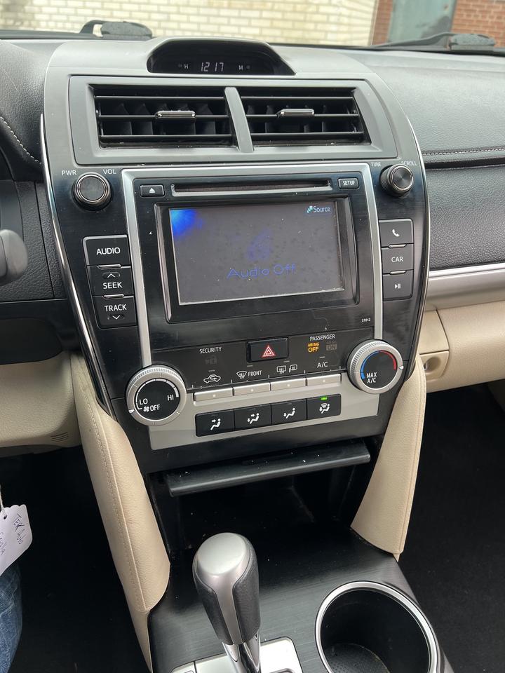 2012 Toyota Camry 4dr Sdn I4 Auto LE bluetooth ac 4 cylinder Photo