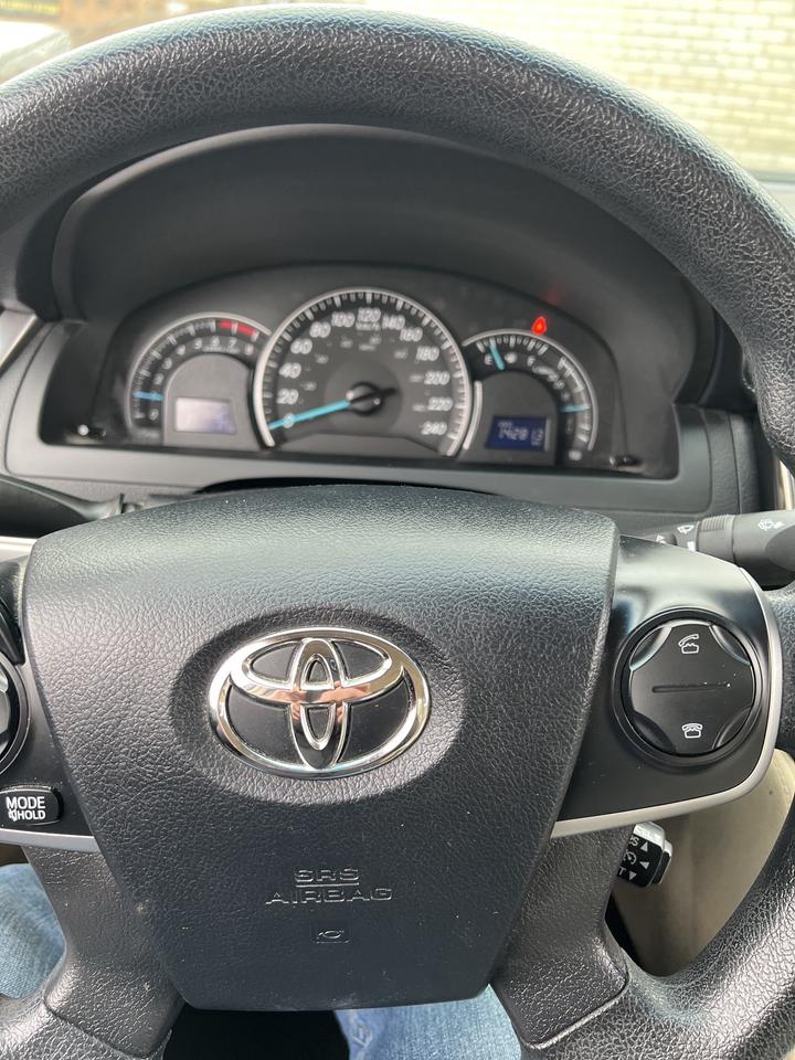 2012 Toyota Camry 4dr Sdn I4 Auto LE bluetooth ac 4 cylinder Photo