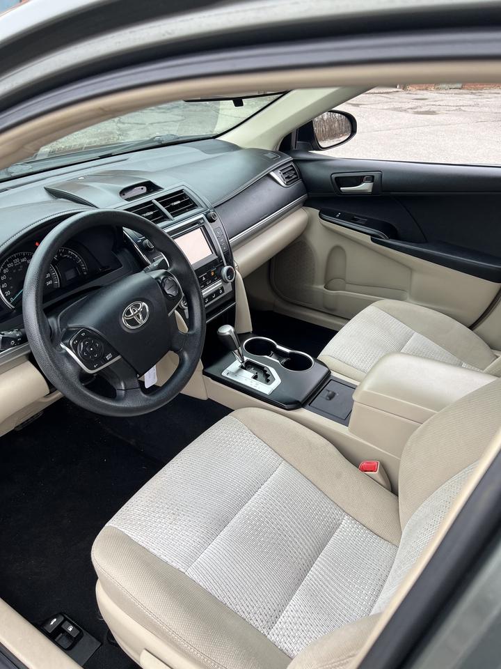 2012 Toyota Camry 4dr Sdn I4 Auto LE bluetooth ac 4 cylinder Photo