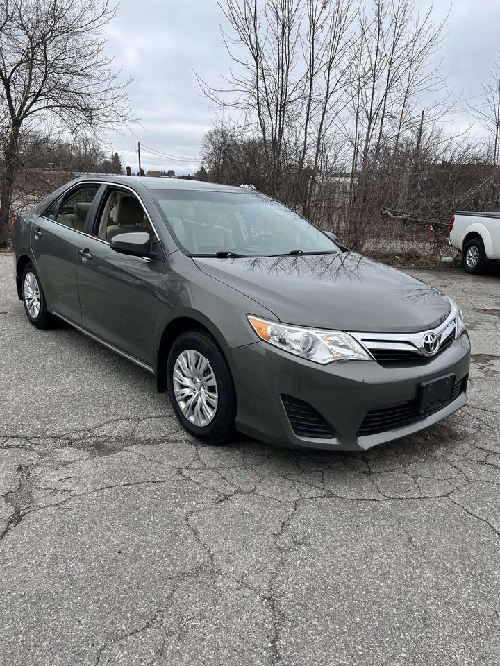 2012 Toyota Camry 4dr Sdn I4 Auto LE bluetooth ac 4 cylinder Photo3