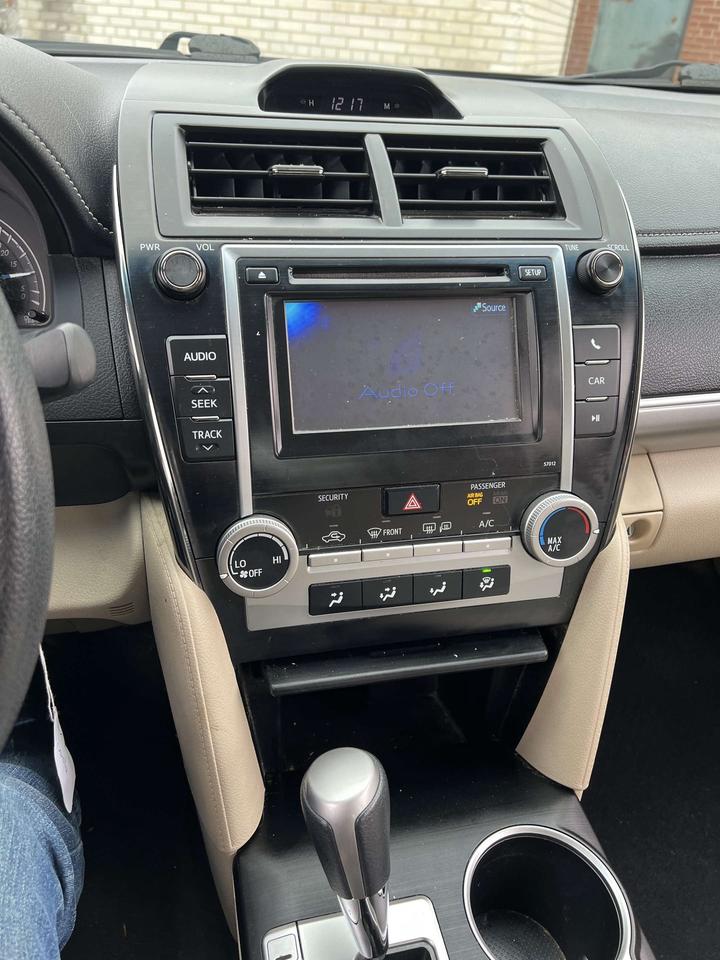 2012 Toyota Camry 4dr Sdn I4 Auto LE bluetooth ac 4 cylinder Photo
