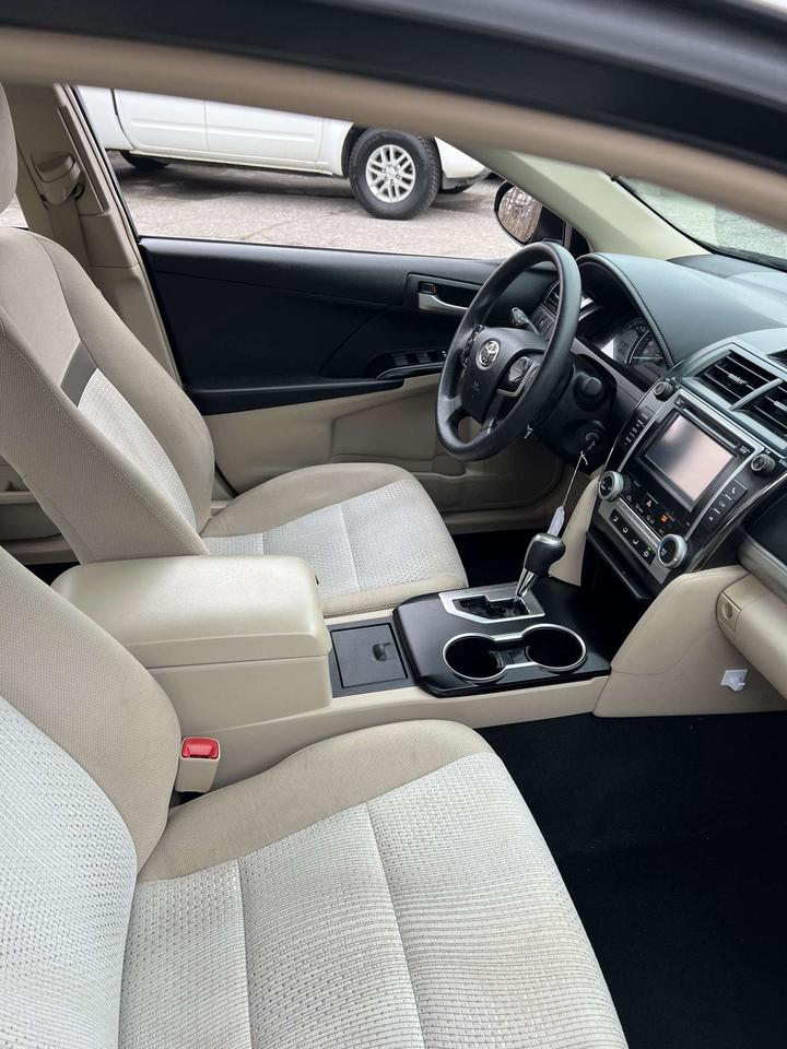 2012 Toyota Camry 4dr Sdn I4 Auto LE bluetooth ac 4 cylinder Photo