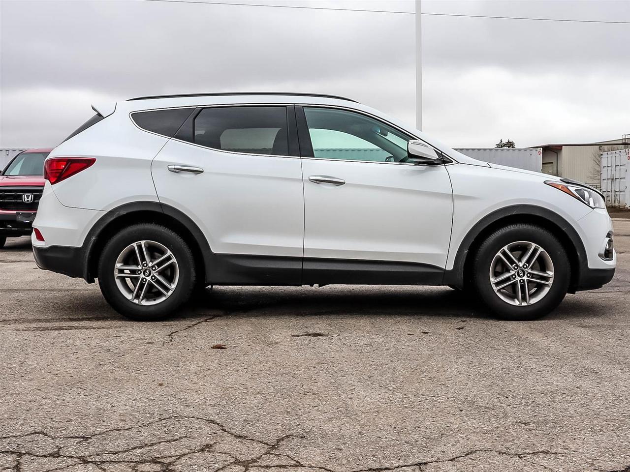 2018 Hyundai Santa Fe Premium Photo2