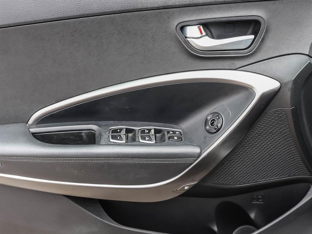 2018 Hyundai Santa Fe Premium Photo