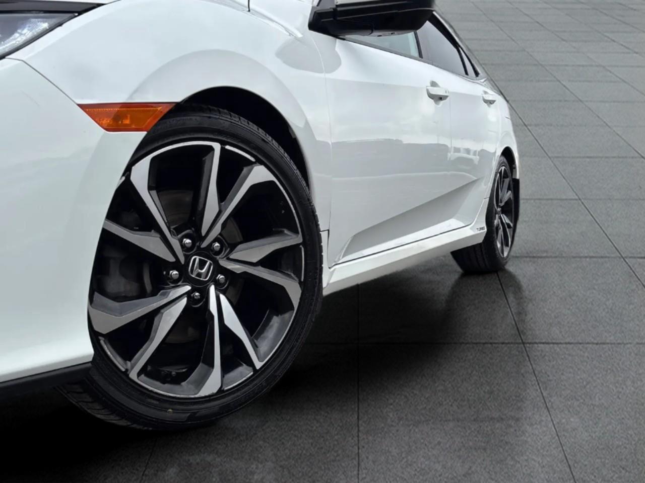 2017 Honda Civic Si (M6) 4dr Sedan Photo