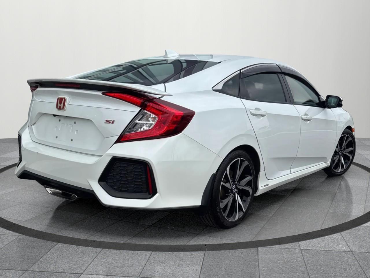 2017 Honda Civic Si (M6) 4dr Sedan Photo