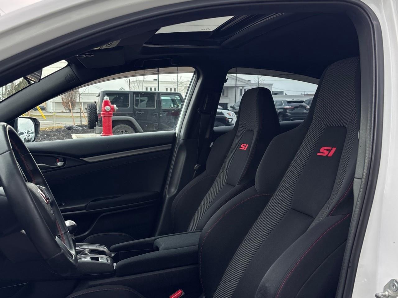 2017 Honda Civic Si (M6) 4dr Sedan Photo