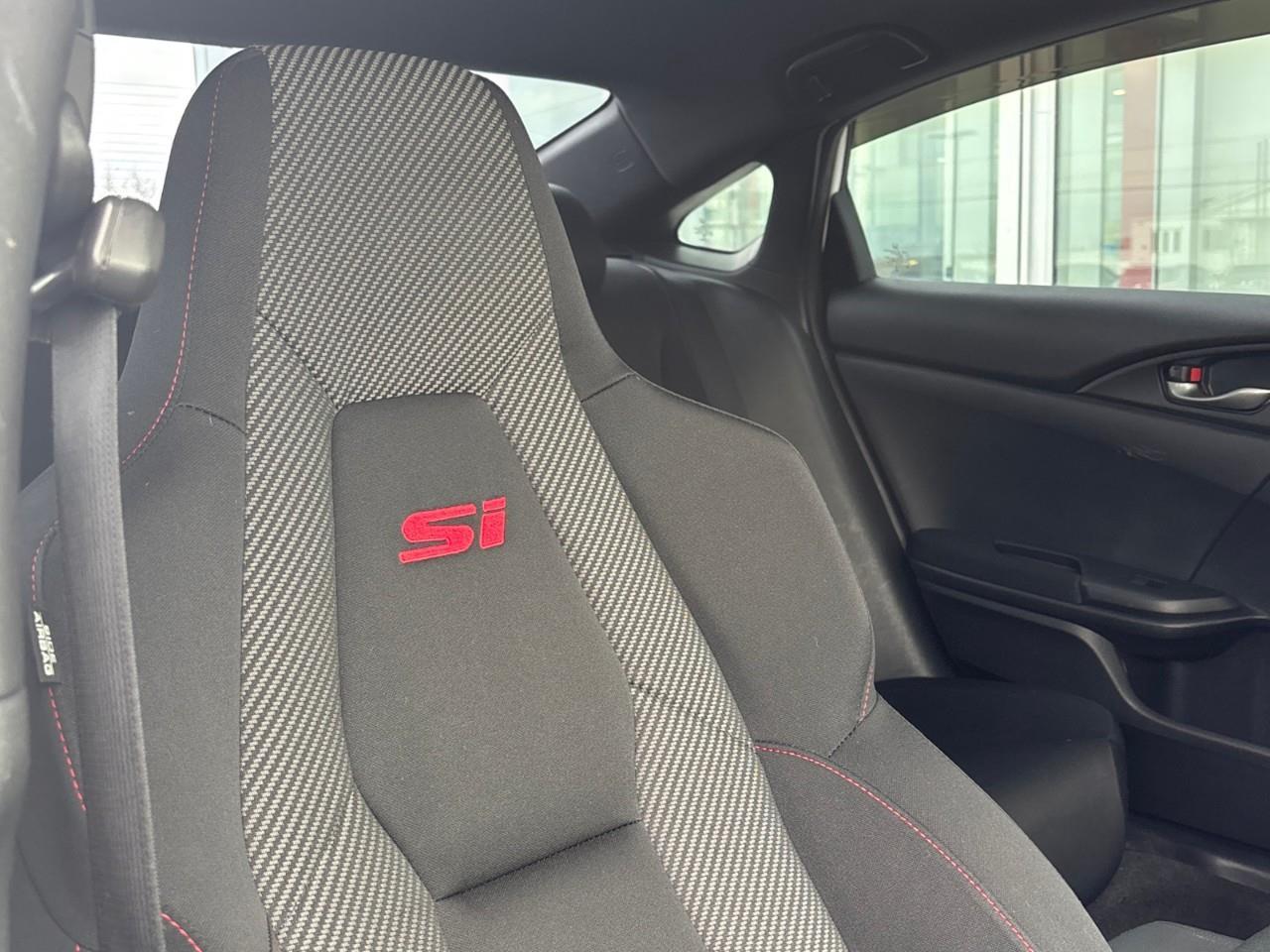 2017 Honda Civic Si (M6) 4dr Sedan Photo