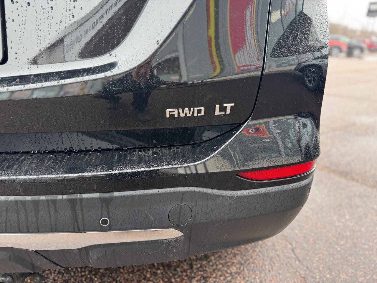 2023 Chevrolet Equinox LT All-wheel Drive Photo4