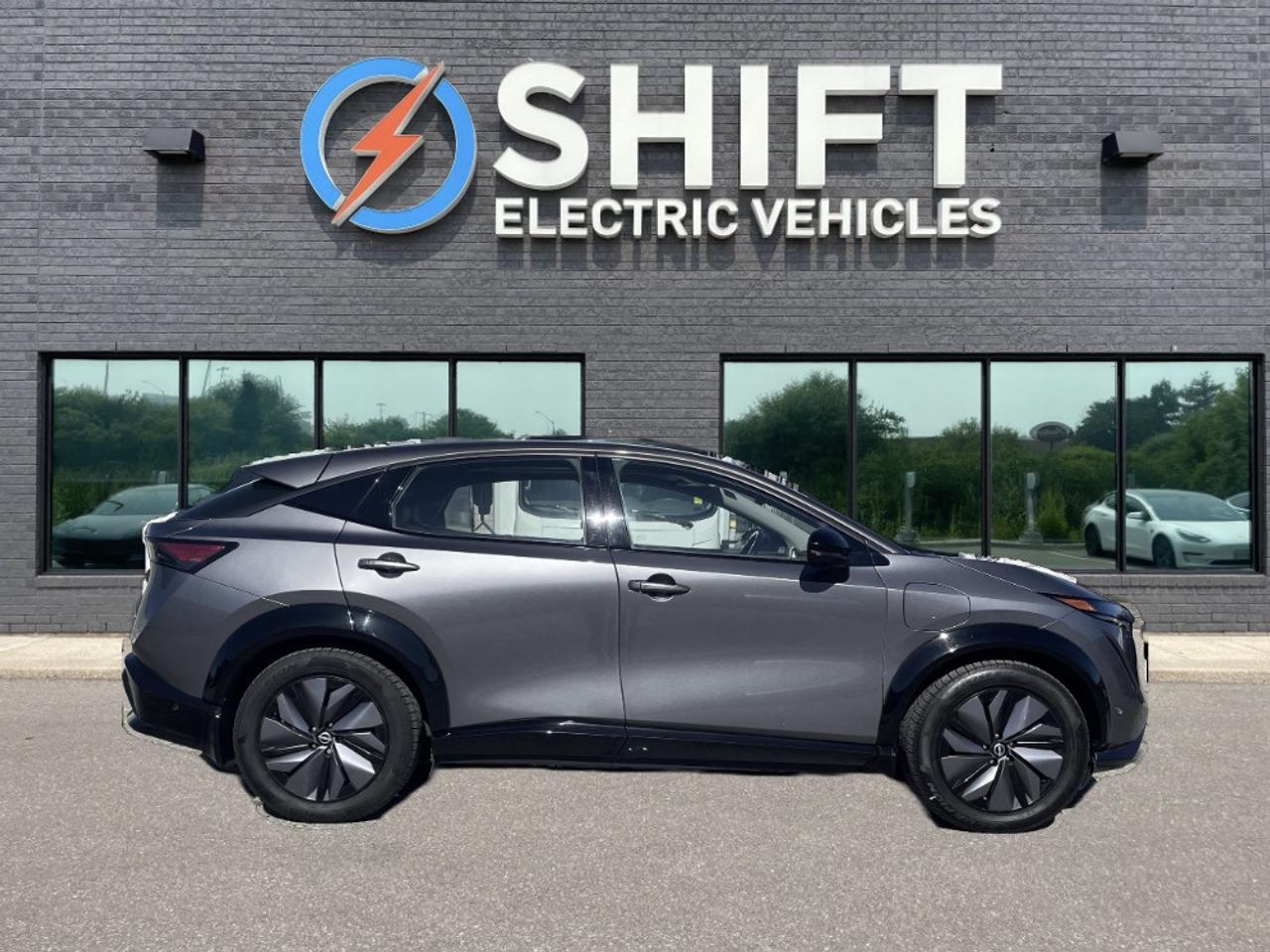 2023 Nissan Ariya PLATINUM+ e-4ORCE AWD   Fully Loaded! Clean CARFAX Photo